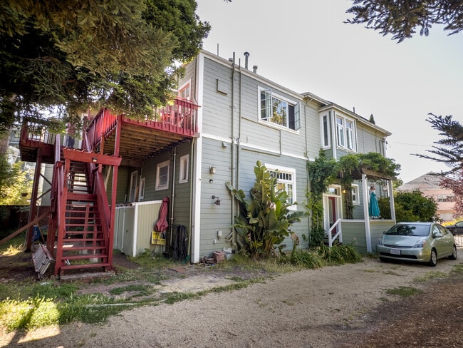 Foto del edificio - 1937 Russell St