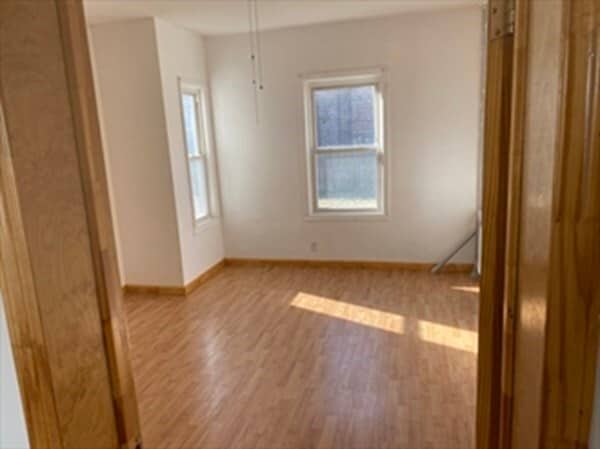 Building Photo - 186 Billings St