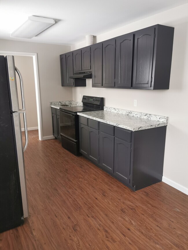 Building Photo - 7051 Beacon Way