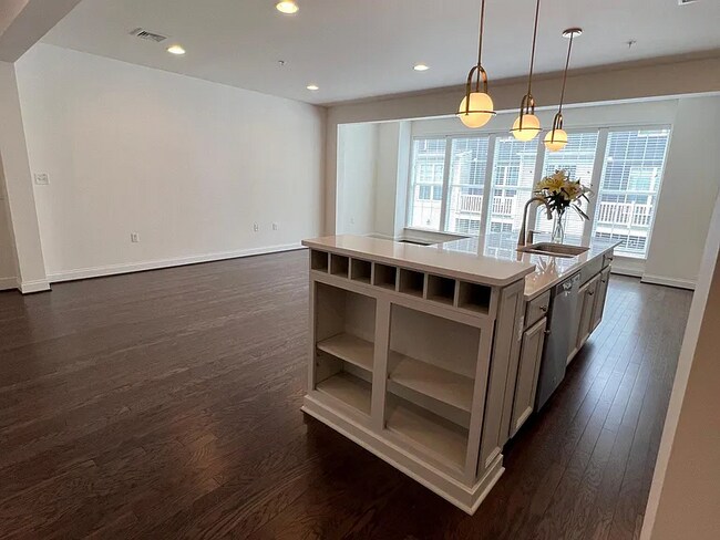 Building Photo - 706 Mayer Pl