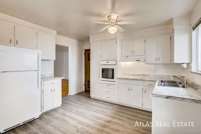 Building Photo - 1304 W Crestline-