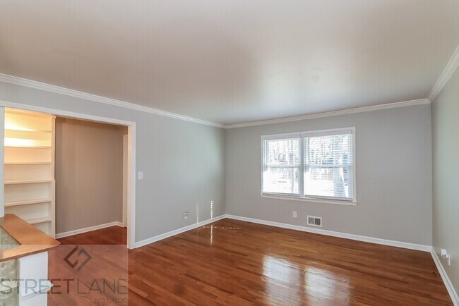 Foto del edificio - REDUCED!