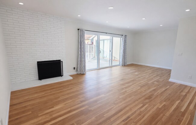 Building Photo - Beautiful 4 bed 3 bathroom