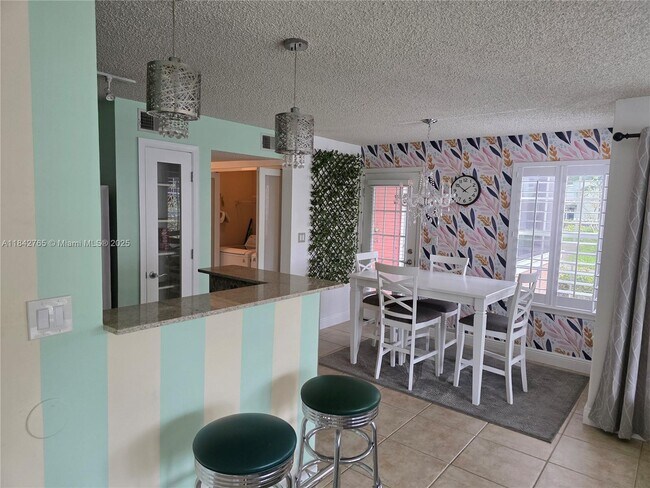 Building Photo - 1365 Crystal Way