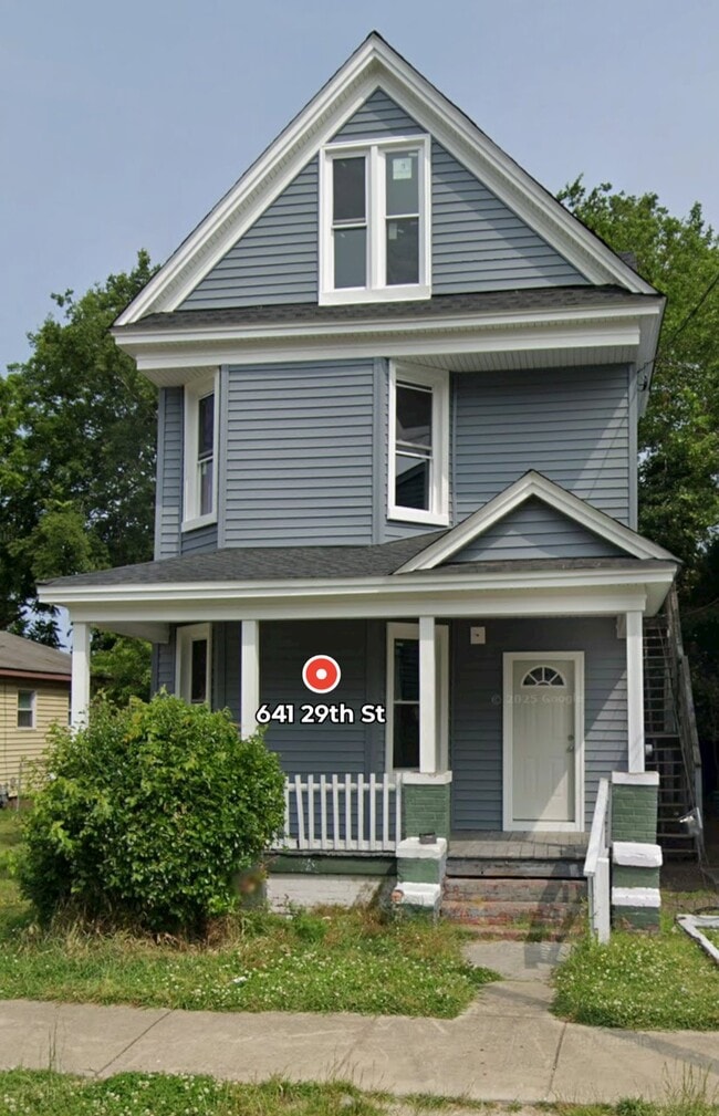 Building Photo - 641 29th St