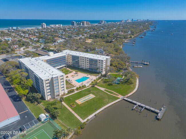 Building Photo - 1224 S Peninsula Dr