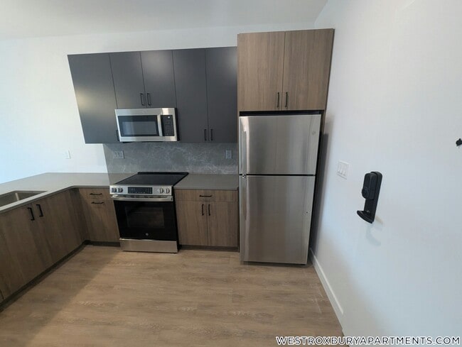 Building Photo - 199 Gardner St