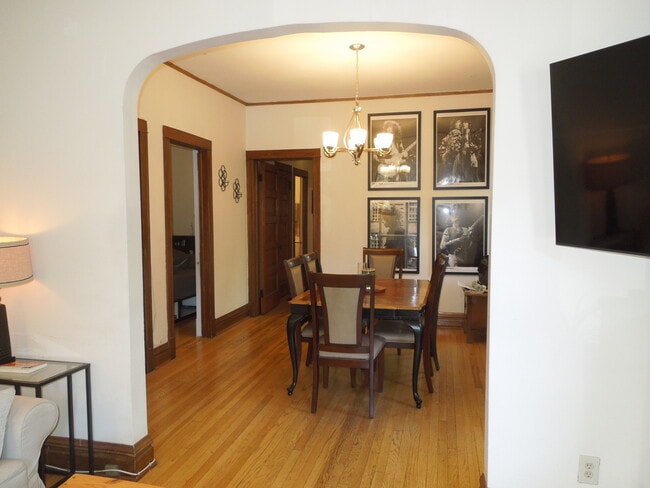 Building Photo - 3501 N Janssen Ave