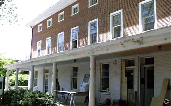 Primary Photo - 91 E Court St