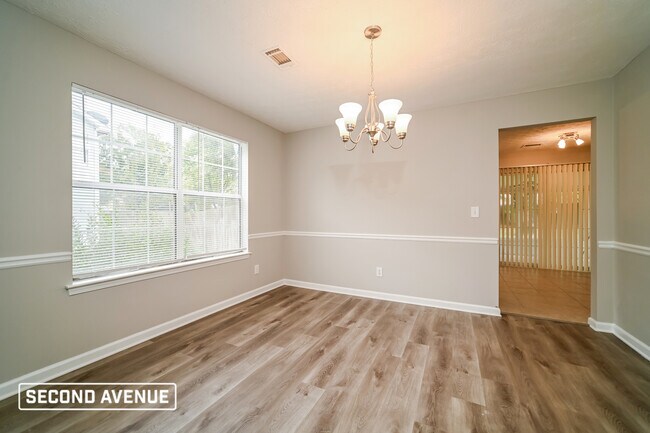 Foto del edificio - 174 Deerfield Dr