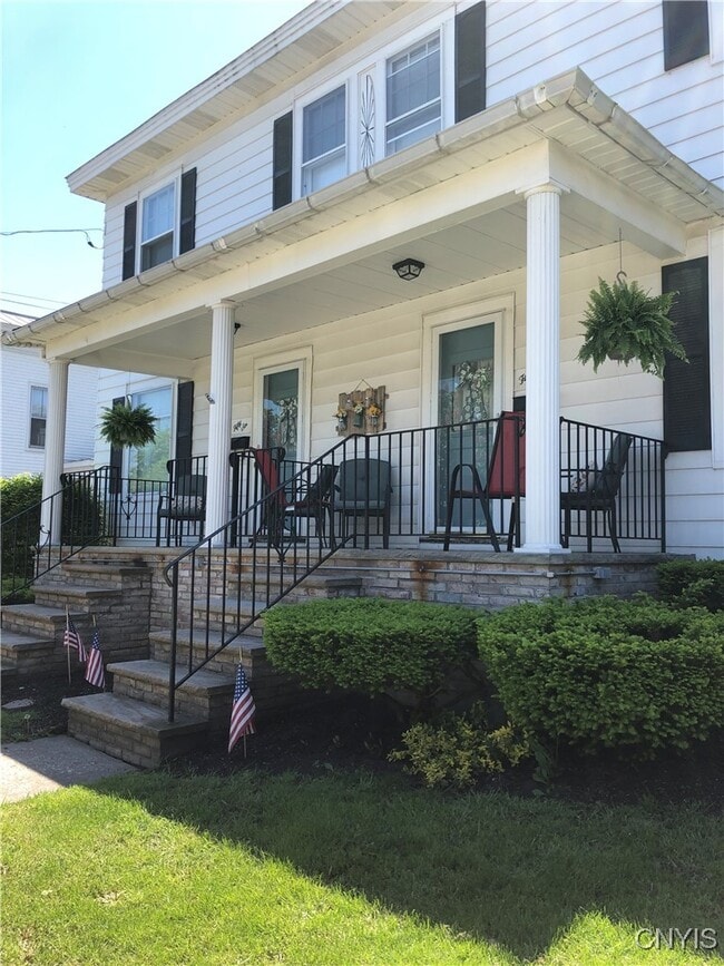 Building Photo - 56 E 5th St