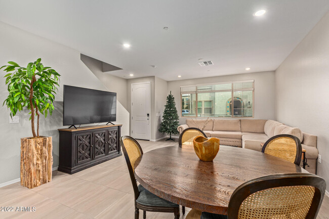 Building Photo - 2661 S Sulley Dr