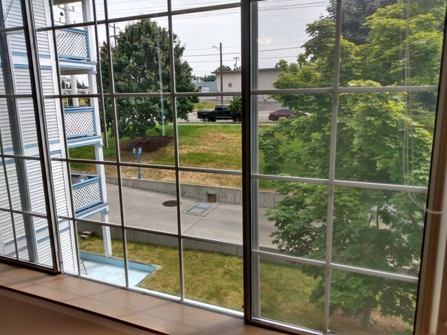 Foto del edificio - 13739 Linden Ave N