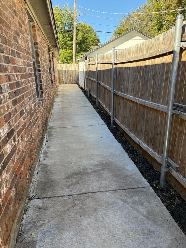 Foto del edificio - 1920 Galveston Ave