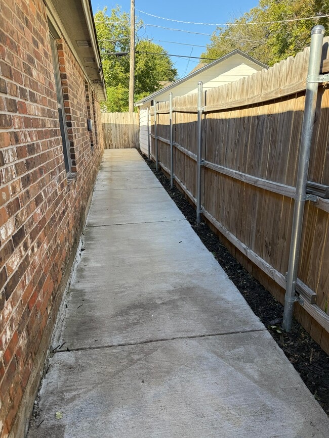 Photo - 1920 Galveston Ave Townhome