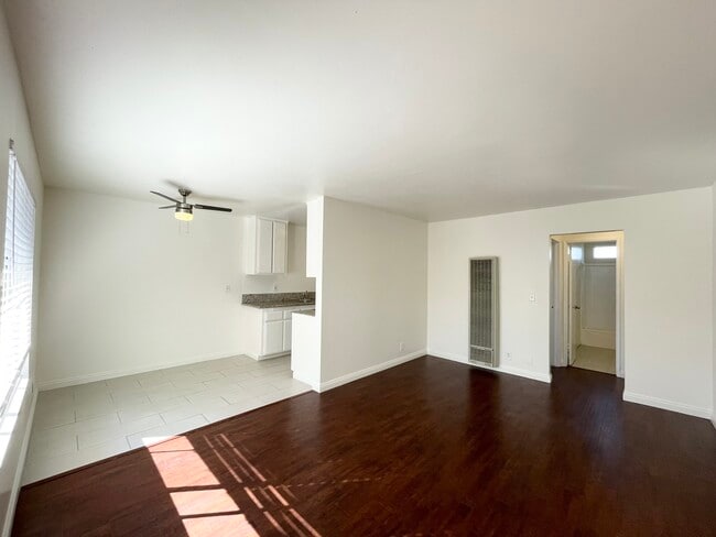 Building Photo - 1631 W 224th St