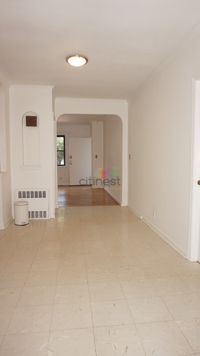 Building Photo - 142 96th St