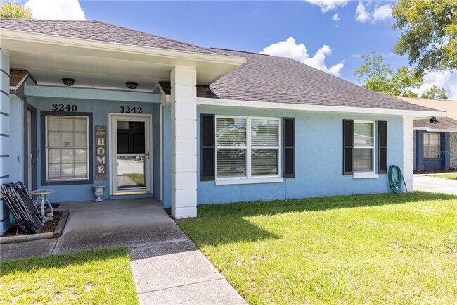Foto del edificio - 3242 Laurel Dale Dr