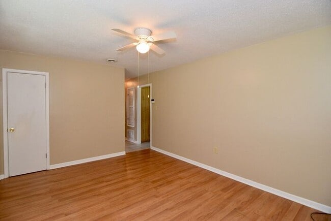 Building Photo - 2435 Madrid Dr