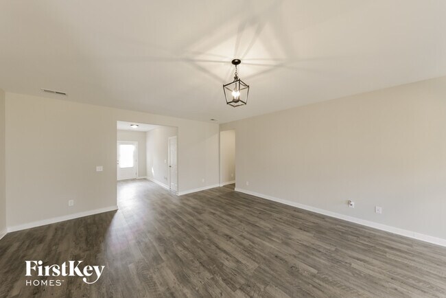 Foto del edificio - 234 Lakewood Ln
