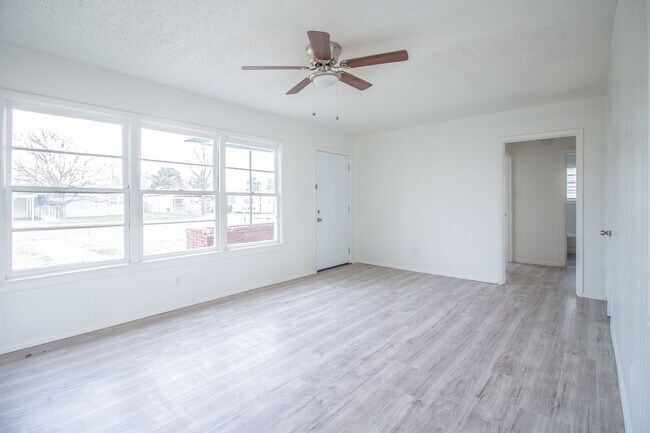 Foto del edificio - Updated 2 bed 1 bath home