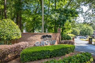 Building Photo - Grove at River Place