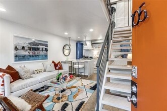 Building Photo - 2727 Hood St