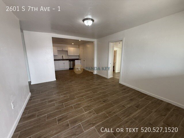 Building Photo - 2601 S 7th Ave