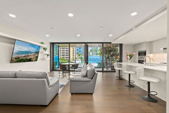 Building Photo - Park Lane Getaway by Gather: 2BR Oceanview Suite