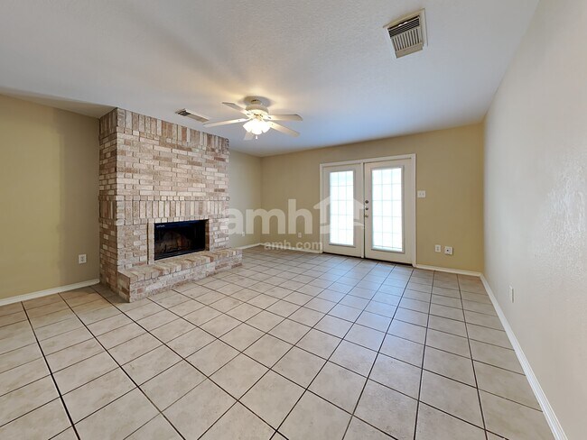 Foto del edificio - 11232 Vollmer Ln