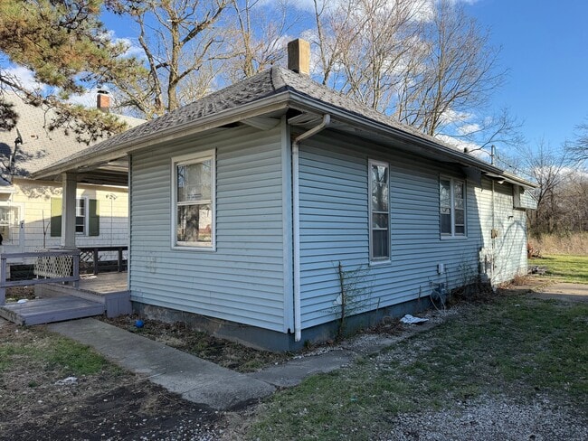 Building Photo - 803 E Whitmer St