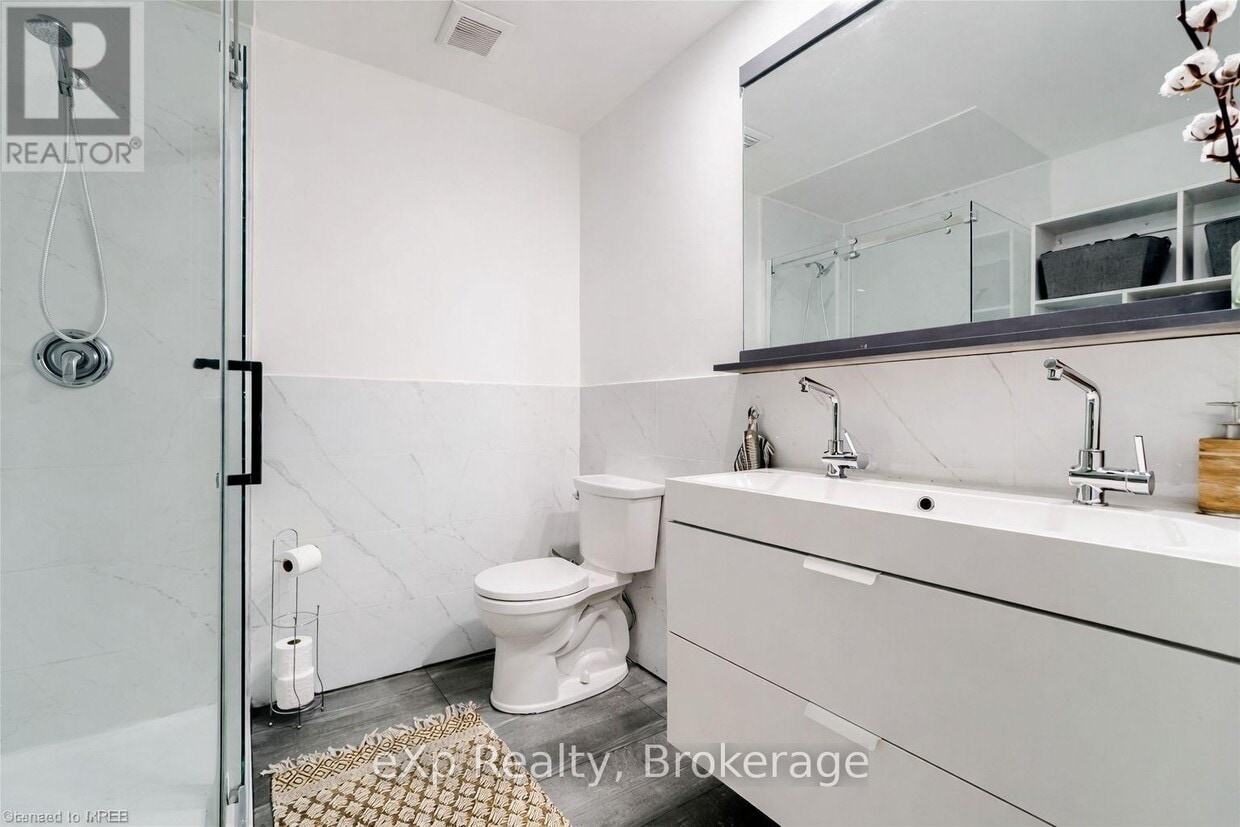 Building Photo - 332 Scottsdale Dr