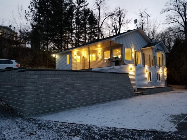 Building Photo - 3383 Old Highway 17