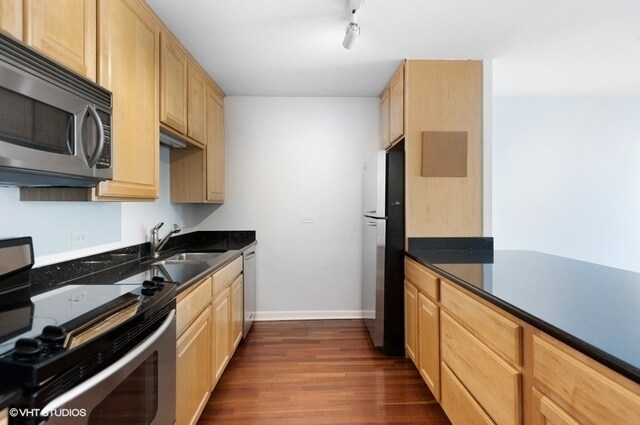 Building Photo - 1636 N Wells St