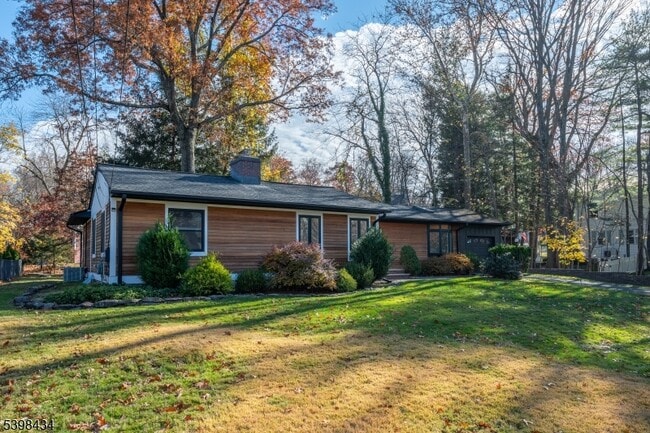 Building Photo - 7 Oak Tree Ln