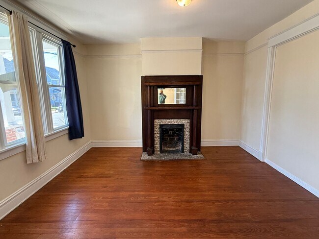 Building Photo - 1729 Porter St