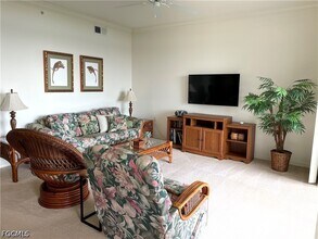 Building Photo - 10370 Washingtonia Palm Way