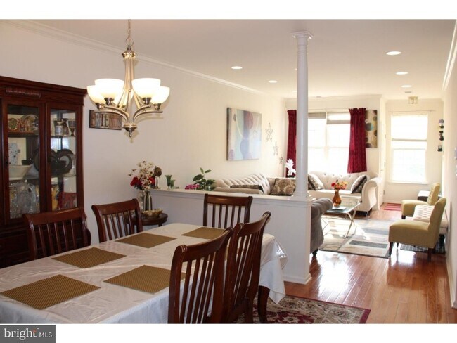 Foto del edificio - 8 Stafford Dr