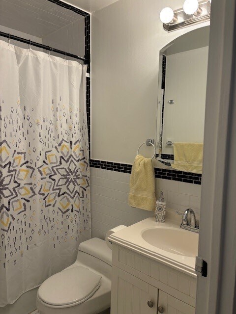 Primary Photo - 408 8th Ave