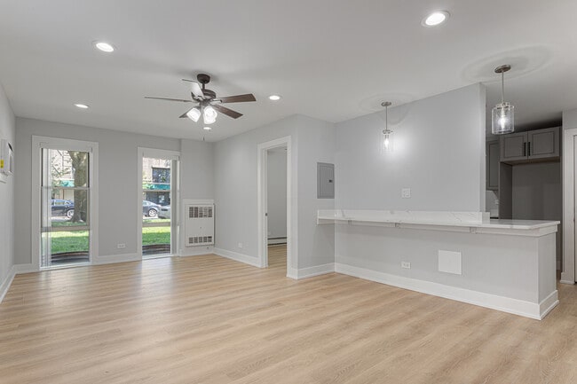 Building Photo - 1303 W Estes Ave