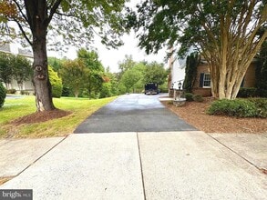 Building Photo - 1151 Fieldview Dr