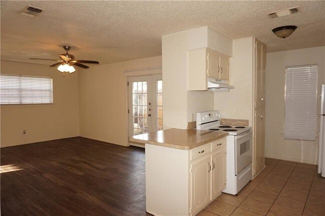 Foto del edificio - 732 E Pecan St