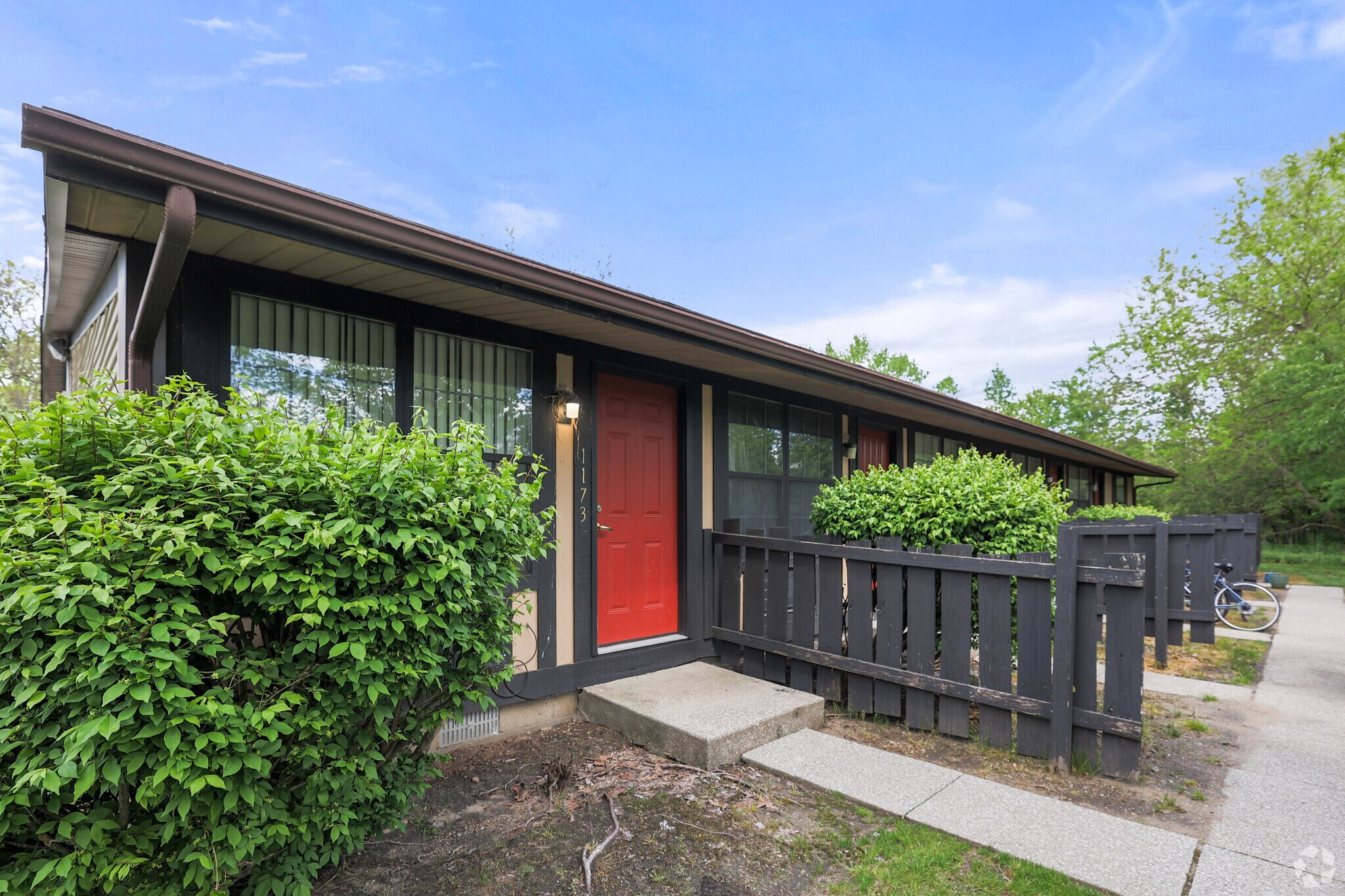 Pinewood Apartments – photo 4