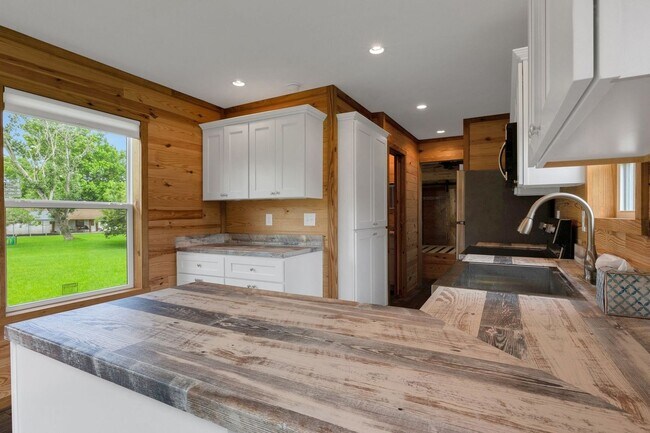 Foto del edificio - 2025 Tiny Home in Grand Bay