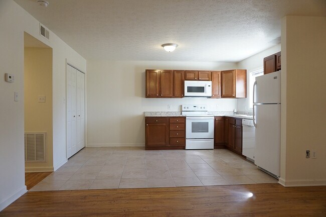 Foto del edificio - 939 Giles Rd