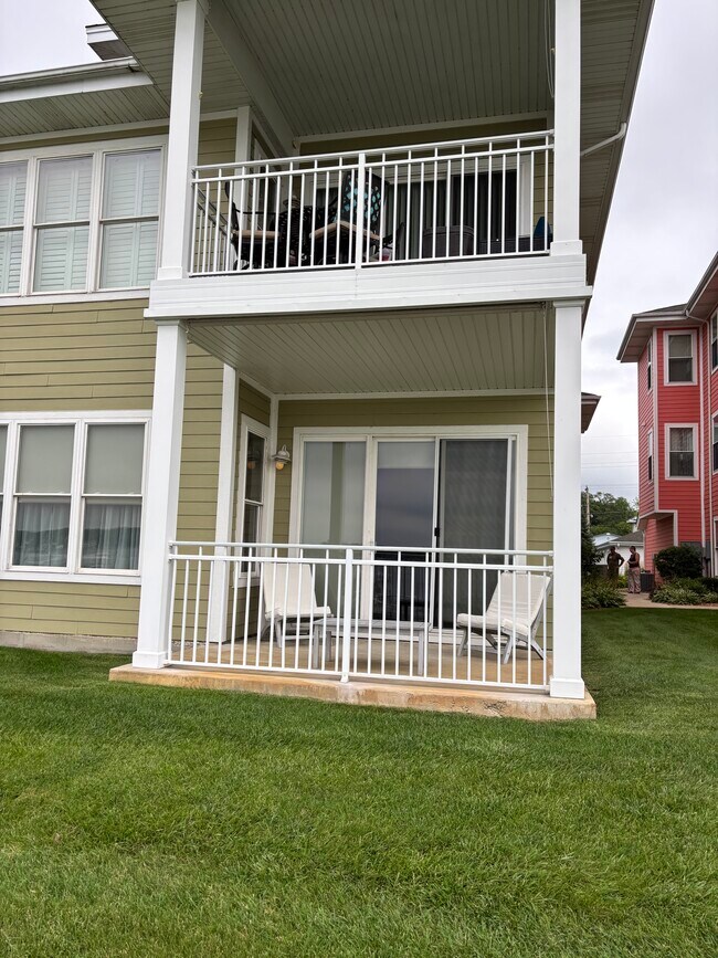 Foto del edificio - 13242 Lake Shore Dr