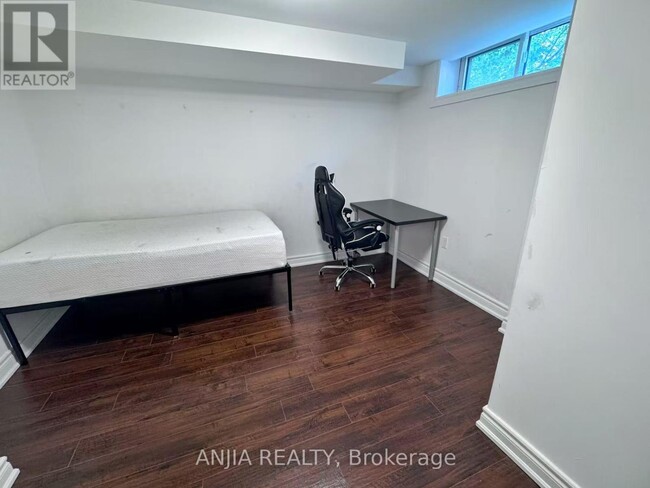 Building Photo - 445 Taylor Mills Dr N