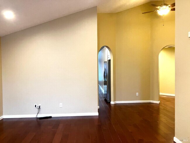 Building Photo - 648 Claudius Way