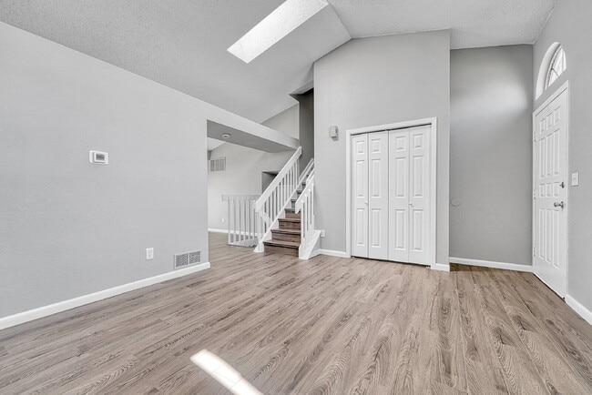 Building Photo - $2,595 - 3 Bed, 1 Bath Newly Renovated Hom...