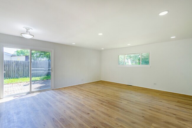Foto del edificio - 109 Avondale Ct